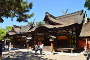 住吉大社（大阪府大阪市）第三本宮幣殿（奥）・第四本宮幣殿（手前）　　